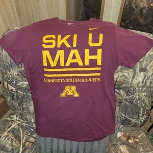 Nike SKI U MAH Minnesota University Gophers Tshirt. XL